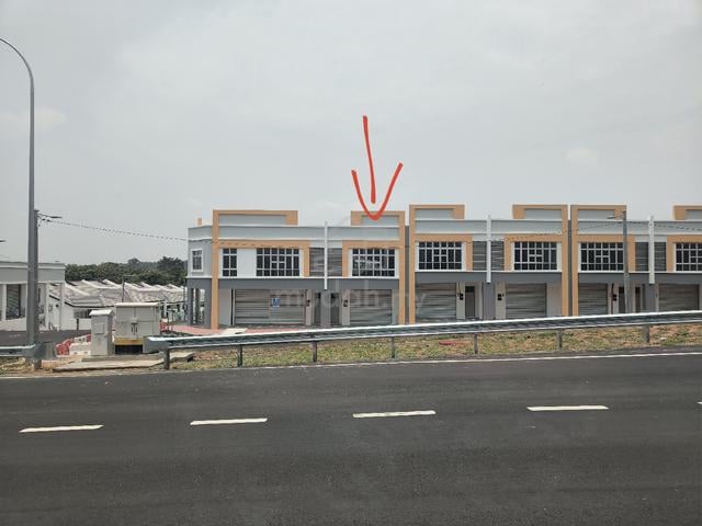 new shop 2and half story kesang impian  1