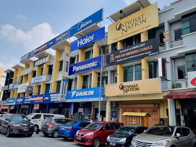 Kajang Taman Putra Freehold 3 Storey Shop Fully Tenanted 1
