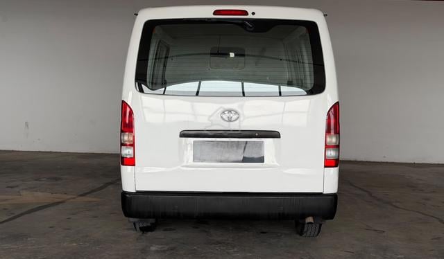 2011 Toyota HIACE 2.5 KDH200R FACELIFT (M) TIPTOP - 4