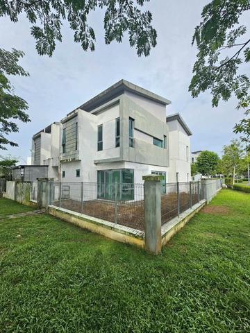 Brand New Subsale, Nice Ventilation End Lot @ Sunway Lenang Heights 1