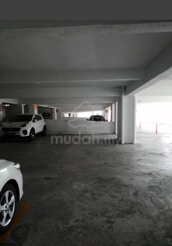 Ramah Pavilion Teluk Kumbar For Rent car parking and motor parking 1