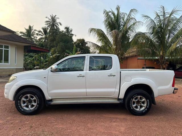 2011 Toyota HILUX 2.5 G Manual - 5