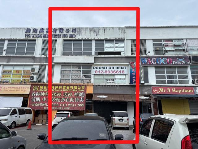 2 Adjoining Units of 3-Storey Inter Shophouse Facing EMart Batu Kawa 1