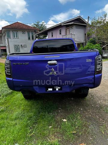 2015 Mitsubishi TRITON 2.5 VGT (Auto) Direct Owner - 4