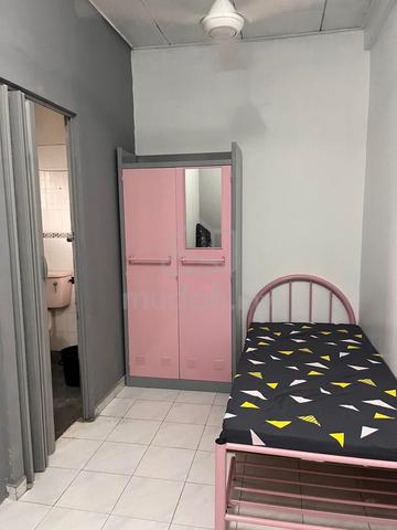 Bilik sewa taman putri, Kulai 1