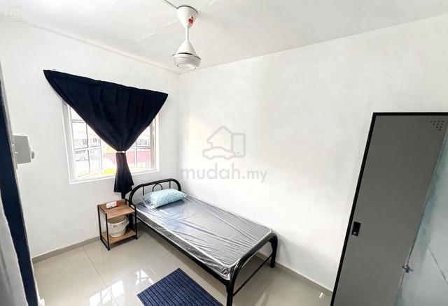 BILIK SEWA WANITA – Pangsapuri Cempaka, Bukit Sentosa (Dekat LOTUS) 1