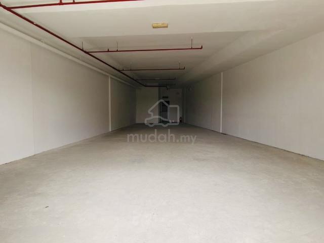 HIGH ROI! Golden Triangle 1. Shoplot level 2. Corner unit. Good rental 1