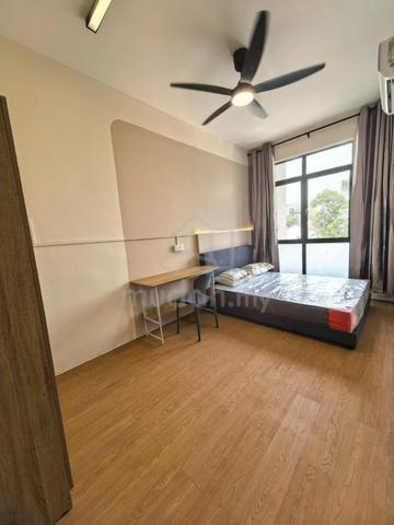 Permas Jaya Room For Rent Walking to Aeon Permas 1