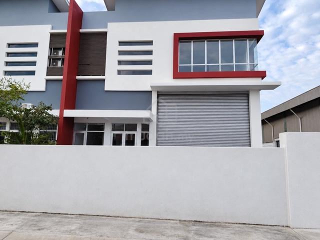 Nice 1.5 storey Semi D Factory @ Nilai 3 For Sale 1