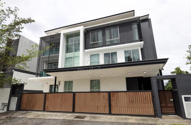 Taman Desa Ros Kajang Bungalow Private Pool 8 Bedrooms 1