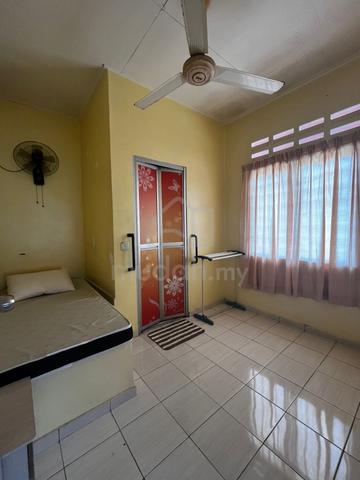 Bilik Sewa Wanita Di KG. Maju Jaya, Pekan Nenas 1