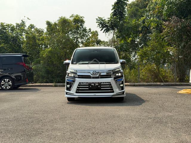 2021 Toyota VOXY 2.0 ZS KIRAMEKI III (A) - 3