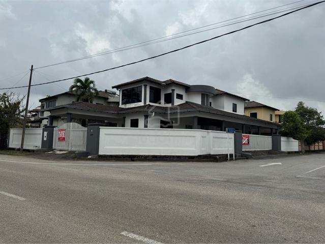 Bungalow for Rent 5000 sqft Land @ Balok Kuantan | Spacious 4BR Near B 1