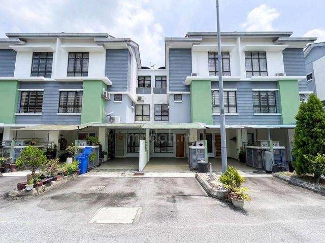 FULLY RENOVATION| TOWNHOUSE 1.5 STOREY PARK VILLA BANDAR BUKIT Puchong 1