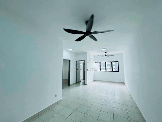 Flora Residency 1