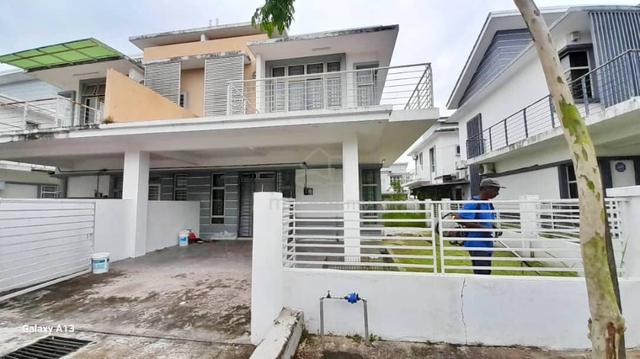 [WELL MAINTAIN & NICE] 2 Storey Semi-D Cluster SP10 Bdr Saujana Putra 1