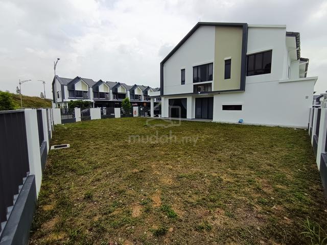 Big Corner Superlink Double Storey Terrace Serenia Anira Sepang 1