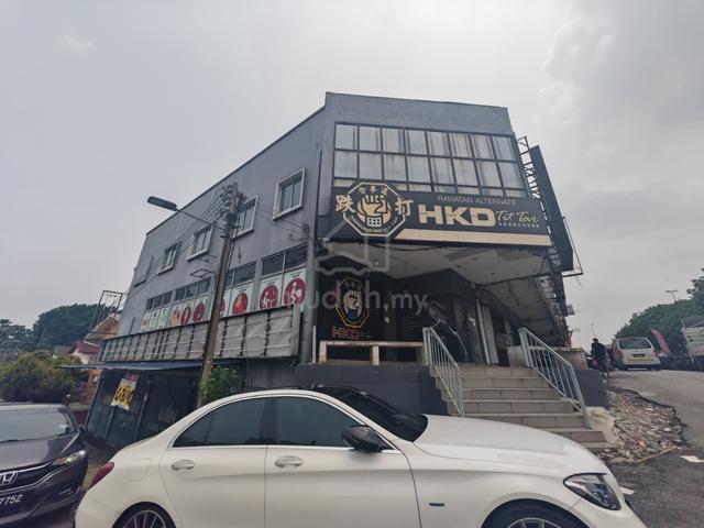 Corner shop Genting Klang facing main road 1