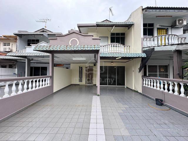 FREEHOLD RENOVATED 20x80 2 Storey House Taman Sri Langat Kajang 1