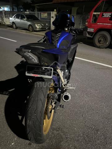 r15v3  - photo 2 of 10