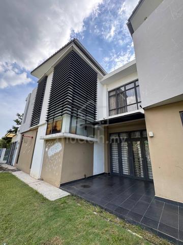 Corner Lot Double Storey Superlink Terrace (With Big Land) 1