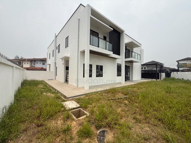 Stapok Selatan Double storey Semi detached For Sale 1