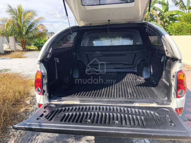 mitsubishi triton 2.5 auto - 5