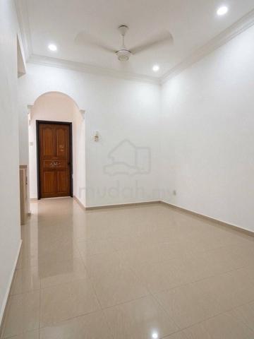 Bukit Indah single storey house for Sale/near bus stop 1