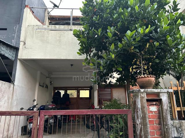 Medan Damansara Double Storey Terrace house 1