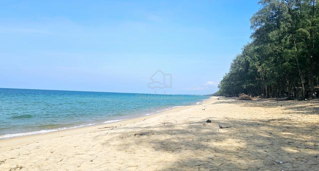 Tanah dekat pantai Benting Lintang Besut Terengganu 1