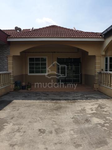 Rumah Teres Taman Putera Indah, Muar 1