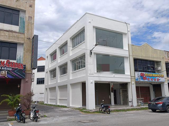 Station 18 Pengkalan Ipoh 3 Storey Shoplot For Rent 1