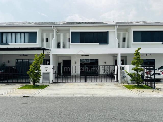 RENOVATED Double Storey SUPERLINK Terrace Sejati Lakeside Cyberjaya 1