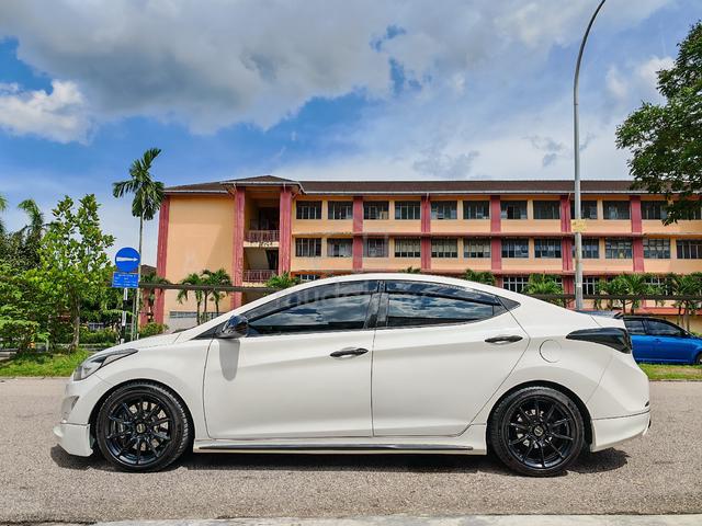 2015 Hyundai ELANTRA 1.8 PREMIUM FACELIFT (A) - 4