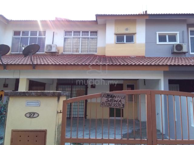 Medium Room for Rent in Bandar Saujana Putra near Taman Rimbayu 1