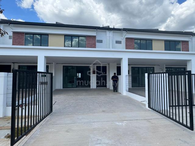Open Facing | South Facing Double Storey Terrace @ Bukit Banyan Aspera 1