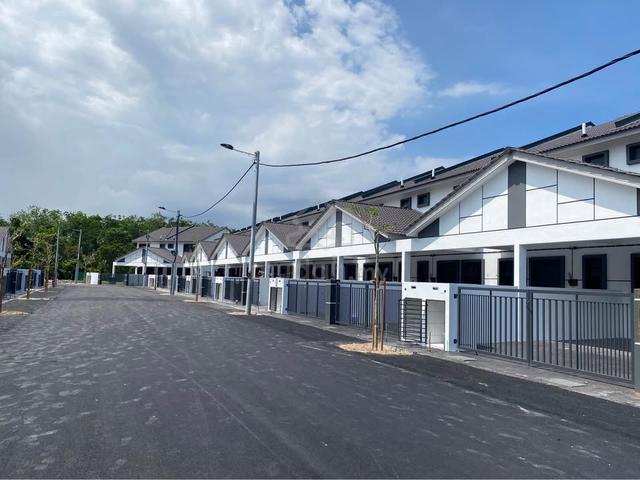 Bumi Lotš„FREEHOLD Double Storey House nr Tanjung Minyak Melaka 1