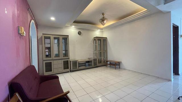 Partially Renovated & Furnished 2 Sty Bandar Bukit Tinggi 2 Klang 1