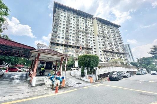 Pangsapuri Puncak Saujana 1