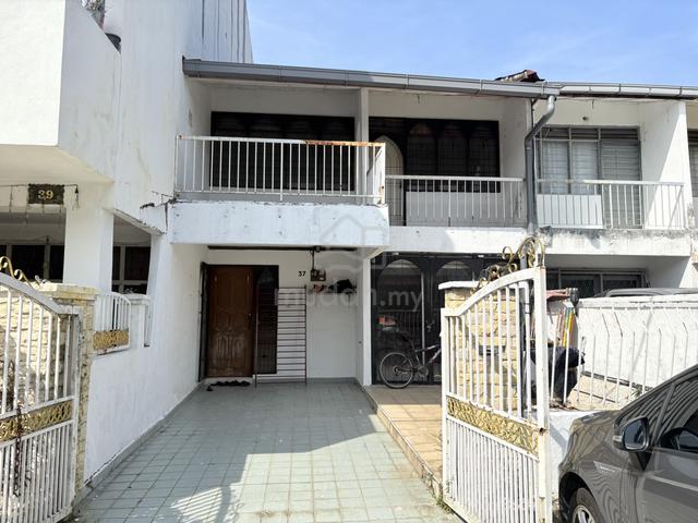 2 storey Terrace House 1