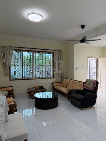 Taman Mount Austin double storey house for Rent 1