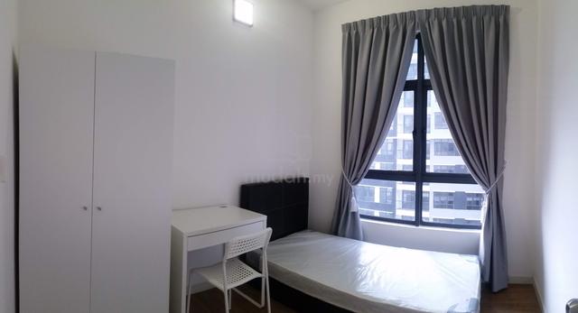 [FEMALE ONLY] Single Room, Casa Green Condo Bukit Jalil 1