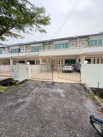 DOUBLE STOREY TERRACE HOUSE FOr SALE UNI CENTRAL KOTA SAMARAHAN 1