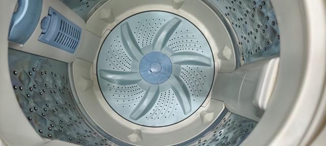 Washing machine TOSHIBA 7.2KG TOP LOAD - photo 4 of 4