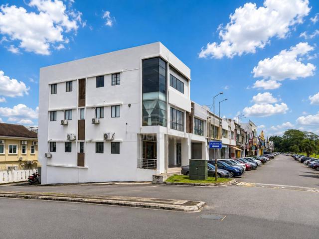FACING MAIN ROAD END LOT 4 Storey Shop Office Lot Seksyen 8 Bangi 1