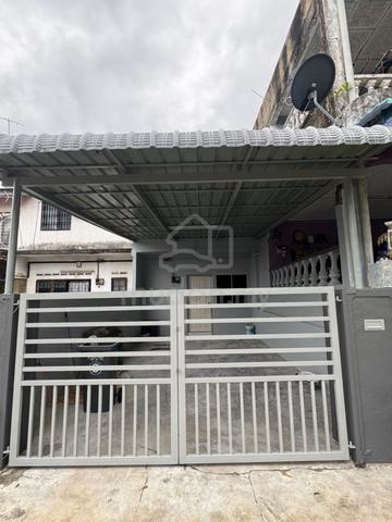 Taman Titiwangsa Kluang Double Storey Low Cost House 1