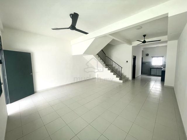 Taman Pulai Mutiara 2, 2.5 Storey Landed House 4 Bed 3 Bath For Rent 1