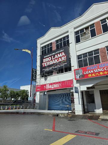 End Lot Kuala Selangor Town 3-Storey FREEHOLD Shoplot for Sale 1