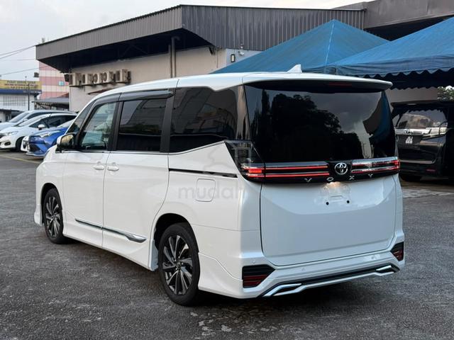 2022 Toyota Voxy 2.0 S-Z (A) Modellista Body Kit D - 4