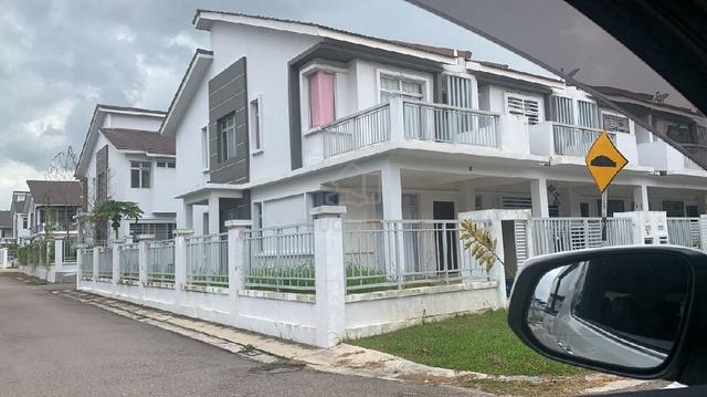 Rumah Teres 2 tingkat end lot 1